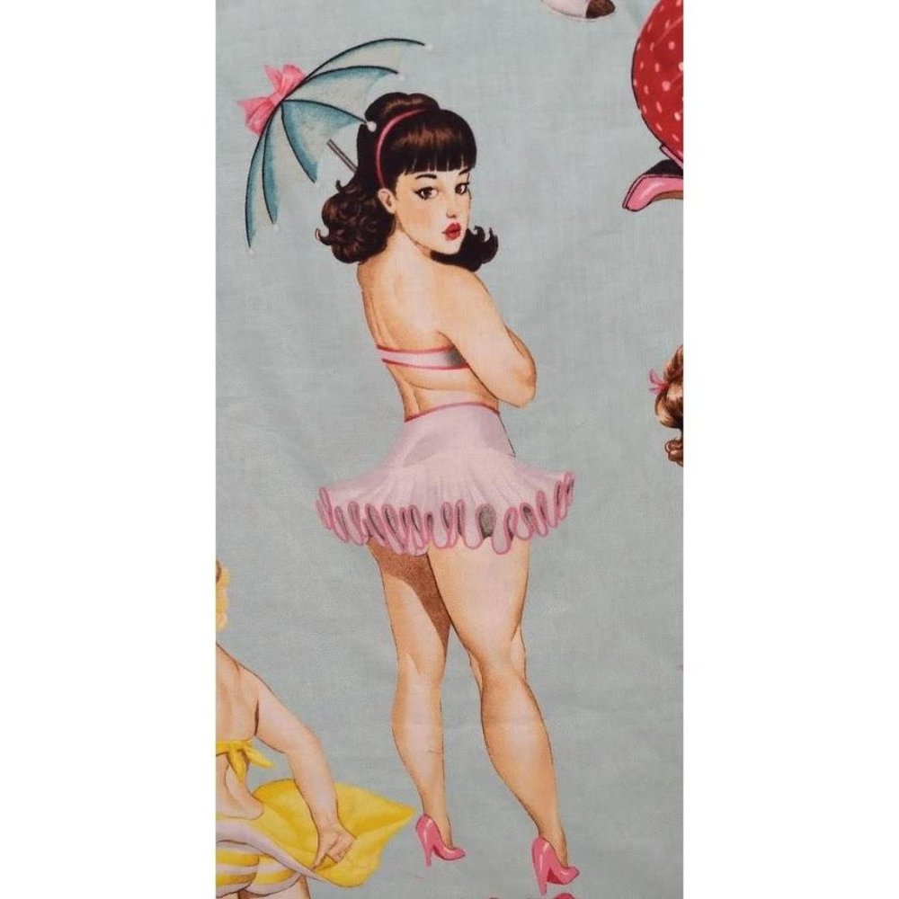 Pinup Throw - Picture 3 of 6